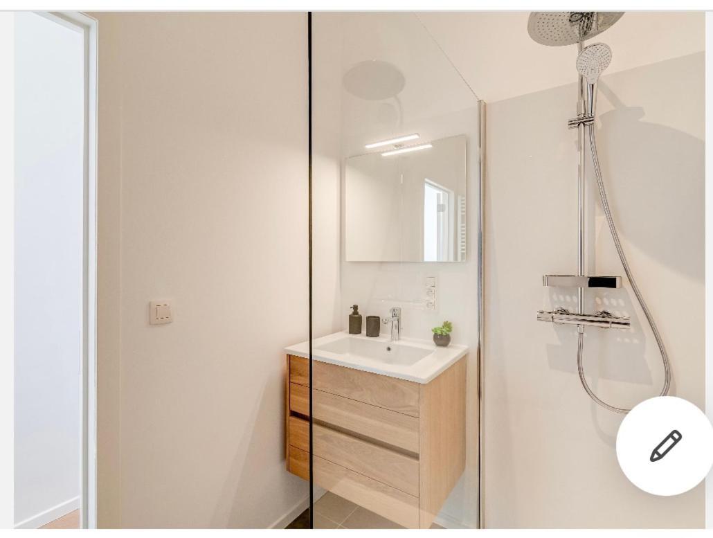 Room Engine Residence Anvers Exterior foto